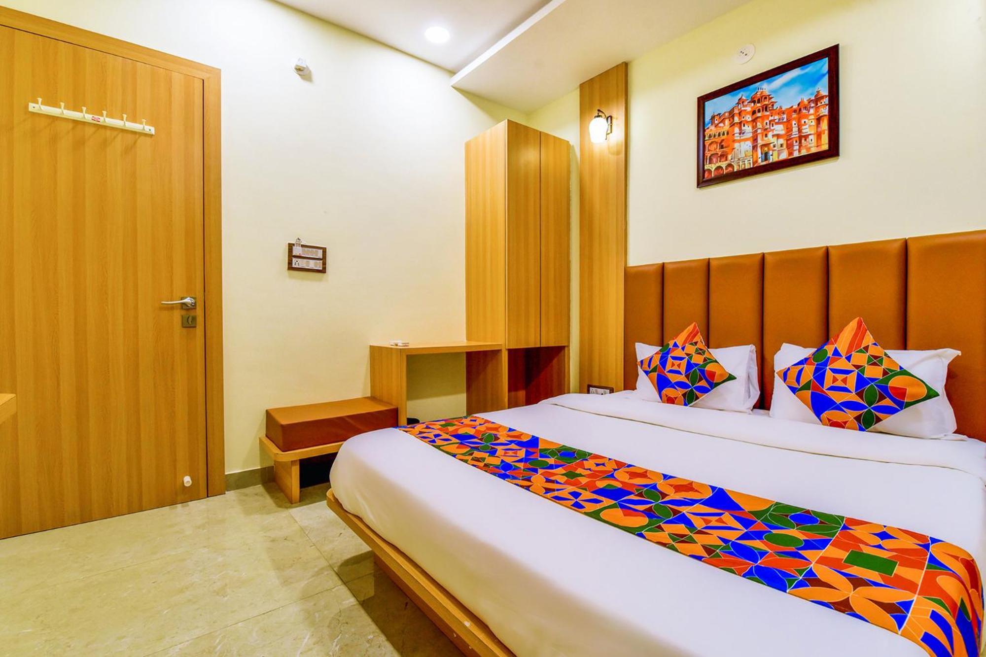 Hotel Fabexpress Mewar Shine Udajpur Zewnętrze zdjęcie
